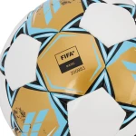 Zbliżenie na logo FIFA – piłka nożna halowa Select Futsal.