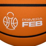 Piłka do koszykówki Wilson Evo NXT Primera FEB – zbliżenie na logotyp FEB
